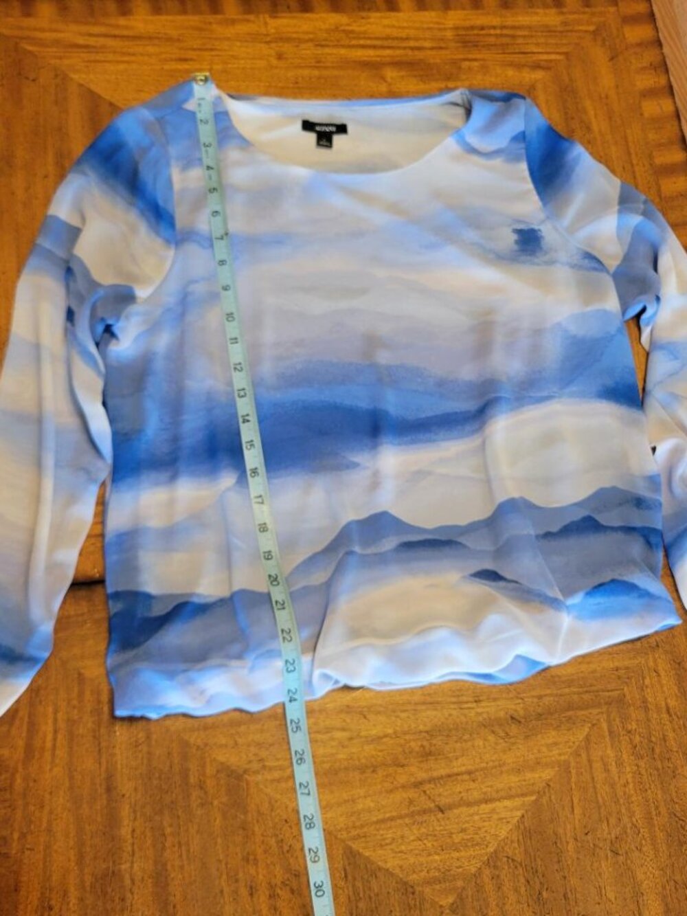 Alfani Blue & White Waved Pattern Blouse - Picture 9 of 10